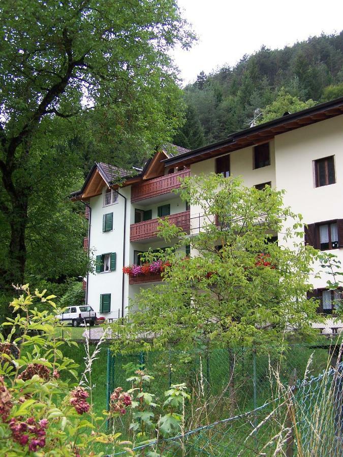 B&B Ai Pini Tiarno di Sopra 외부 사진